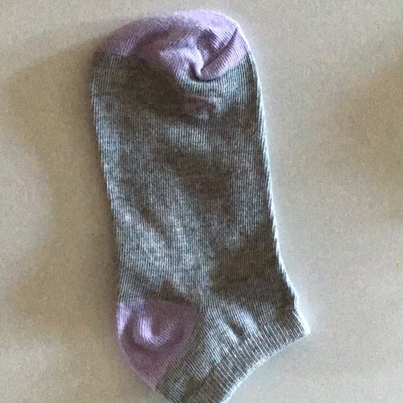 One pair grey and purple Aeropostale socks - Picture 3 of 3